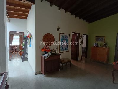 Casa de 4 alcobas en venta en Belen, Medellín, 218 m² · foto 4 de 6