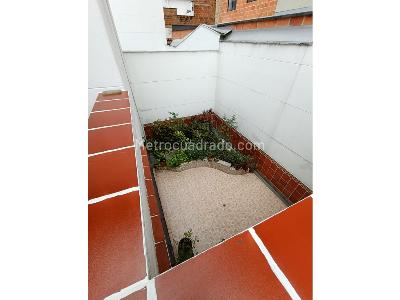 Casa de 4 alcobas en venta en Belen, Medellín, 218 m² · foto 5 de 6