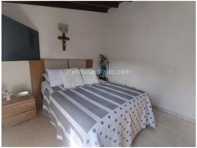 Casa de 3 alcobas en venta en Calasanz, Medellín, 88 m² · foto 11 de 18