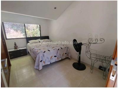 Casa de 3 alcobas en venta en Calasanz, Medellín, 88 m² · foto 14 de 18