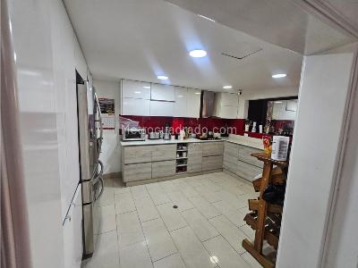Casa de 4 alcobas en venta en Maria Auxiliadora, Sabaneta, 360 m² · foto 7 de 20