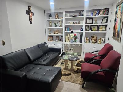 Casa de 4 alcobas en venta en Maria Auxiliadora, Sabaneta, 360 m² · foto 9 de 20