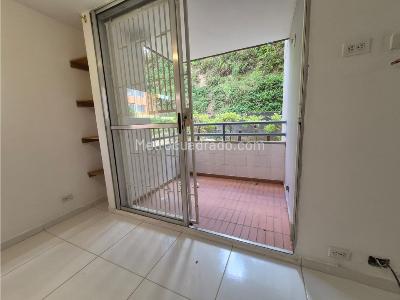 Apartamento de 3 alcobas en venta en Madera, Bello, 58 m² · foto 6 de 17