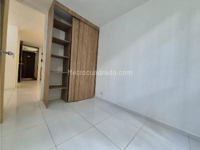 Apartamento de 3 alcobas en venta en Madera, Bello, 58 m² · foto 8 de 17