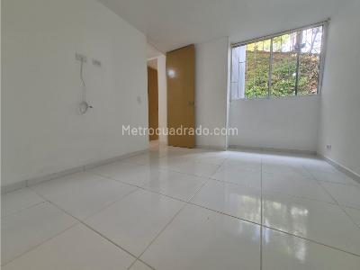 Apartamento de 3 alcobas en venta en Madera, Bello, 58 m² · foto 12 de 17
