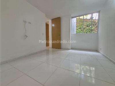 Apartamento de 3 alcobas en venta en Madera, Bello, 58 m² · foto 13 de 17