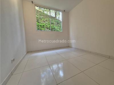 Apartamento de 3 alcobas en venta en Madera, Bello, 58 m² · foto 14 de 17