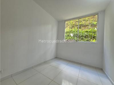 Apartamento de 3 alcobas en venta en Madera, Bello, 58 m² · foto 15 de 17