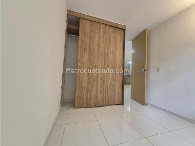 Apartamento de 3 alcobas en venta en Madera, Bello, 58 m² · foto 16 de 17