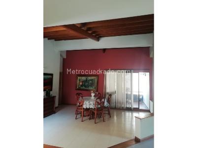 Apartamento de 4 alcobas en venta en Boston, Medellín, 230 m² · foto 2 de 14