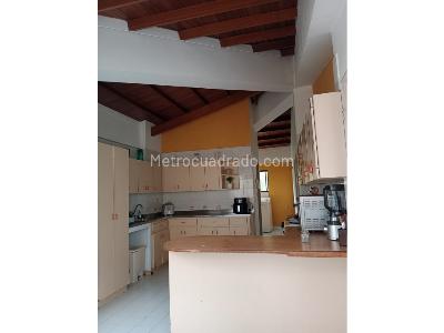 Apartamento de 4 alcobas en venta en Boston, Medellín, 230 m² · foto 9 de 14