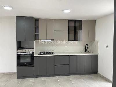 Casa de 3 alcobas en venta en Belen Miravalle, Medellín, 109 m² · foto 3 de 10