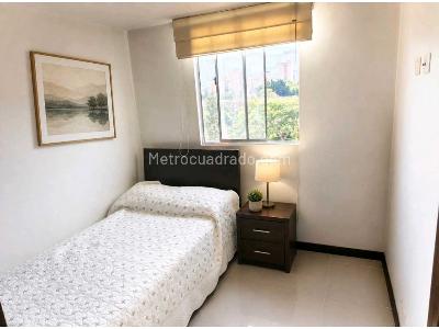Apartamento de 3 alcobas en venta en Los Colores, Medellín, 82 m² · foto 9 de 17