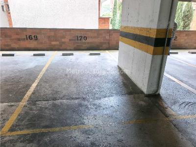 Apartamento de 3 alcobas en venta en Los Colores, Medellín, 82 m² · foto 15 de 17