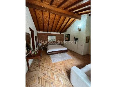 Casa de 5 alcobas en venta en Envigado Loma Las Brujas, Envigado, 290 m² · foto 18 de 20