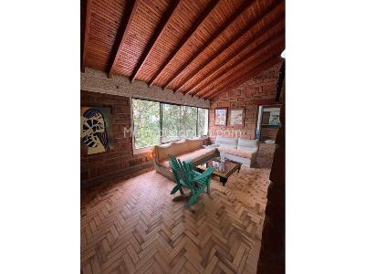 Casa de 5 alcobas en venta en Envigado Loma Las Brujas, Envigado, 290 m² · foto 19 de 20