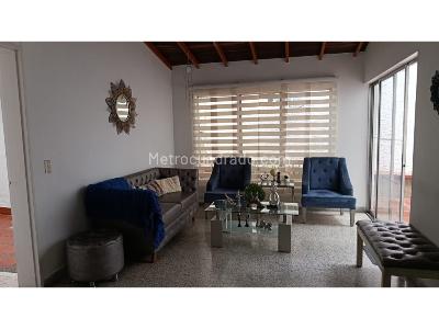 Casa de 5 alcobas en venta en Simon Bolivar, Medellín, 234 m² · foto 2 de 20