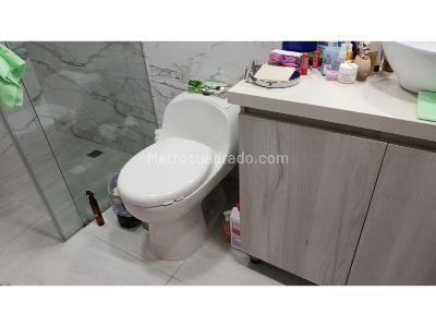 Casa de 5 alcobas en venta en Simon Bolivar, Medellín, 234 m² · foto 13 de 20