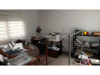 Casa de 5 alcobas en venta en Simon Bolivar, Medellín, 234 m² · foto 19 de 20