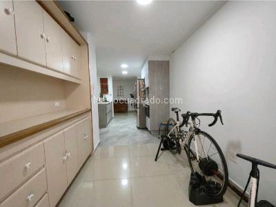 Apartamento de 2 alcobas en venta en Conquistadores, Medellín, 140 m² · foto 11 de 20