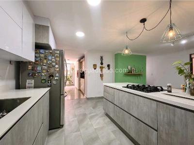 Apartamento de 2 alcobas en venta en Conquistadores, Medellín, 140 m² · foto 13 de 20