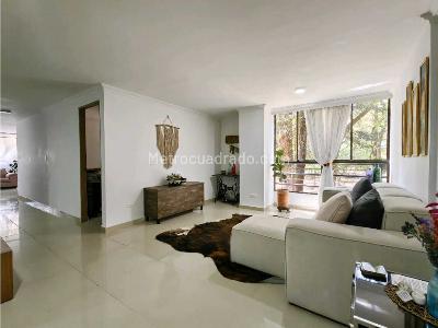 Apartamento de 2 alcobas en venta en Conquistadores, Medellín, 140 m² · foto 3 de 20