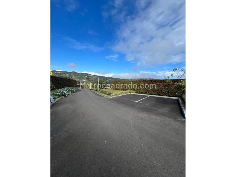 Lote en Venta, Alto De Palmas, Envigado - Más