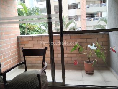 Apartamento de 3 alcobas en venta en Conquistadores, Medellín, 88 m² · foto 2 de 13