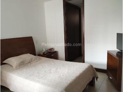 Apartamento de 3 alcobas en venta en Conquistadores, Medellín, 88 m² · foto 5 de 13