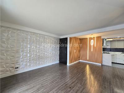 Apartamento en venta en Loma De Los Bernal, Medellín · foto 2 de 17