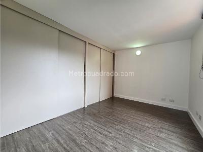 Apartamento en venta en Loma De Los Bernal, Medellín · foto 10 de 17