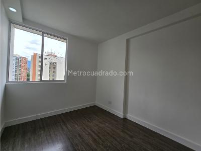 Apartamento en venta en Loma De Los Bernal, Medellín · foto 16 de 17