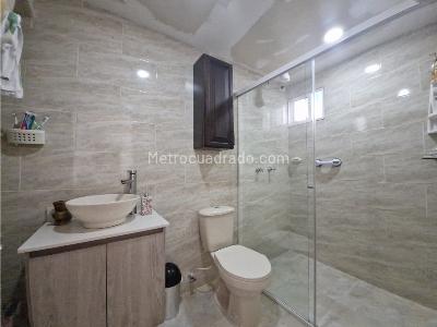Casa de 5 alcobas en venta en San German, Medellín, 197 m² · foto 13 de 20