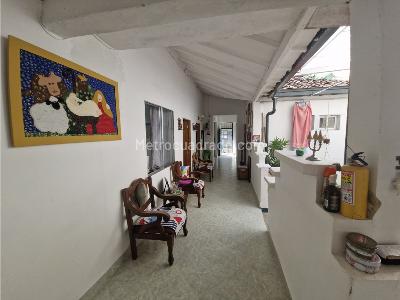 Casa de 5 alcobas en venta en San German, Medellín, 197 m² · foto 19 de 20