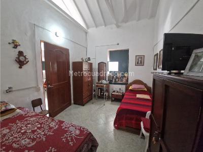 Casa de 5 alcobas en venta en San German, Medellín, 197 m² · foto 7 de 20