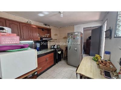 Casa de 4 alcobas en venta en La Pradera, Medellín, 78 m² · foto 2 de 19