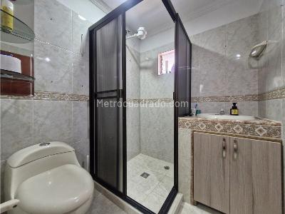 Casa de 5 alcobas en venta en Robledo Parque, Medellín, 86 m² · foto 19 de 20