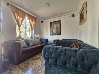 Casa de 5 alcobas en venta en Robledo Parque, Medellín, 86 m² · foto 7 de 20
