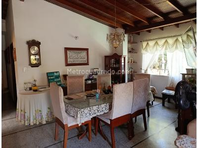 Casa de 5 alcobas en venta en San Javier, Medellín, 293 m² · foto 4 de 19