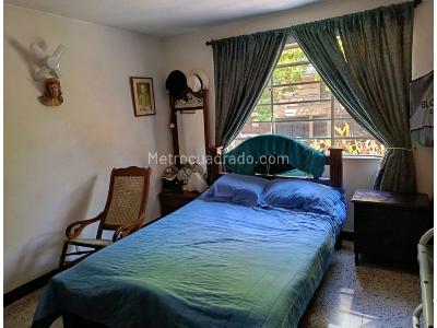 Casa de 5 alcobas en venta en San Javier, Medellín, 293 m² · foto 9 de 19