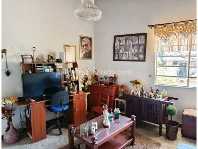 Casa de 5 alcobas en venta en San Javier, Medellín, 293 m² · foto 12 de 19