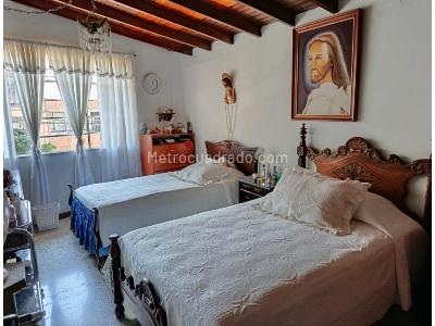 Casa de 5 alcobas en venta en San Javier, Medellín, 293 m² · foto 14 de 19