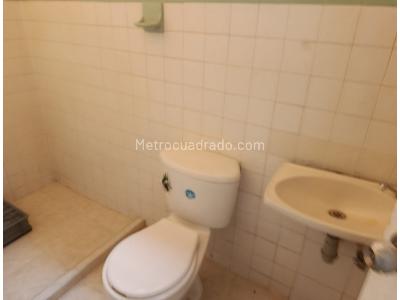 Casa de 5 alcobas en venta en San Javier, Medellín, 293 m² · foto 15 de 19