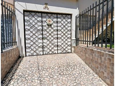 Casa de 5 alcobas en venta en San Javier, Medellín, 293 m² · foto 16 de 19