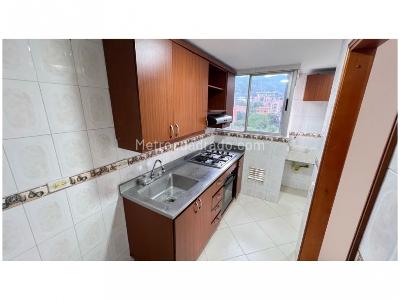 Apartamento de 3 alcobas en venta en La Castellana, Medellín, 84 m² · foto 6 de 13