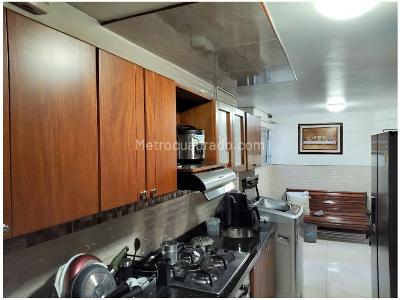 Apartamento de 3 alcobas en venta en La Castellana, Medellín, 122 m² · foto 10 de 11