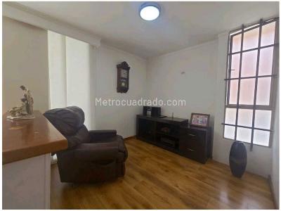 Apartamento en venta en Loma De Los Bernal, Medellín · foto 2 de 8
