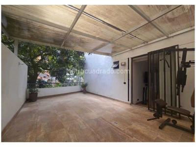 Apartamento en venta en Loma De Los Bernal, Medellín · foto 3 de 8