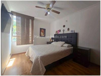Apartamento en venta en Loma De Los Bernal, Medellín · foto 5 de 8