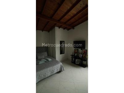 Apartamento de 3 alcobas en venta en Loma Del Indio/Suroriente, Medellín, 90 m² · foto 3 de 17